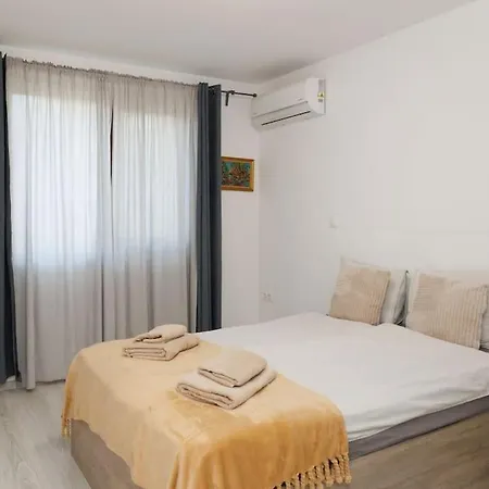 Apartment Elit Park Bright & Cozy