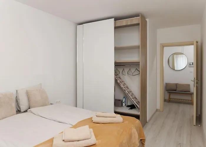 Apartment Elit Park Bright & Cozy *